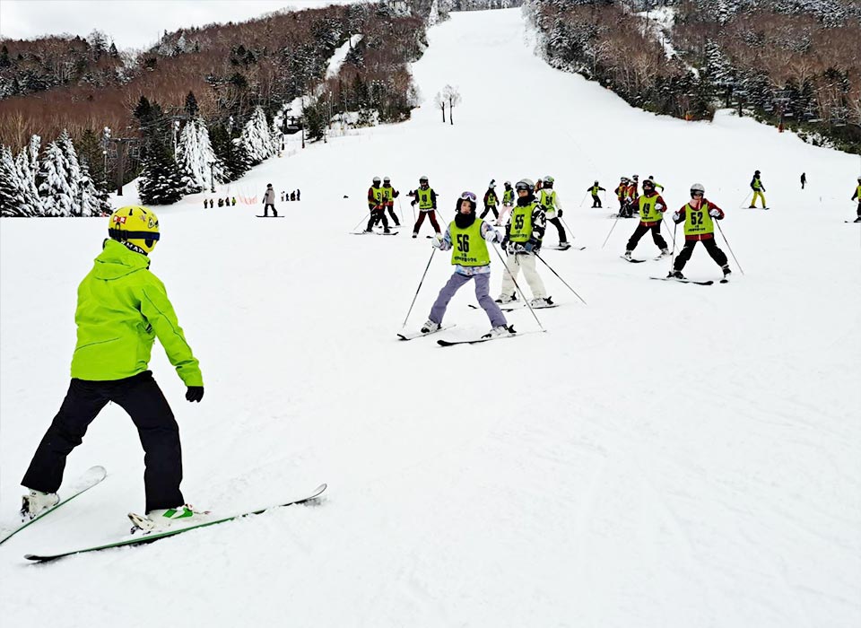 スキー学習旅行発祥の地「志賀高原」で雪山体験